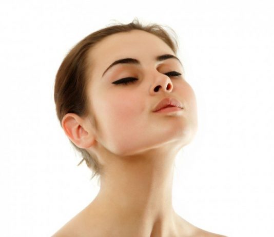 Lipoaspiratia faciala te scapa de barbia dubla!