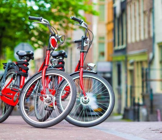 Cui i-e frica de mersul pe bicicleta?