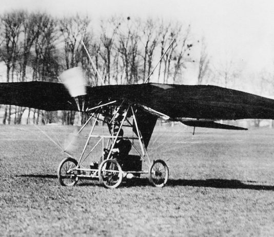Traian Vuia este pionierul aviatiei romane