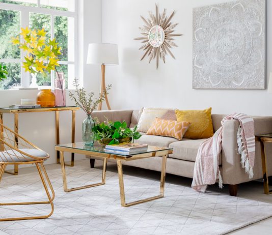 Trucuri pentru ca mini-sufrageria ta sa arate maxi