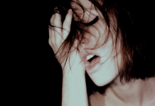 Iti place sa-i asculti pe altii cum fac sex?