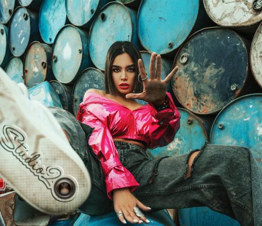 Scapa de emotivitate intr-un studio de videochat din Bucuresti