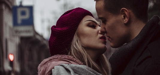Cum sa incetezi sa cersesti dragoste intr-o relatie