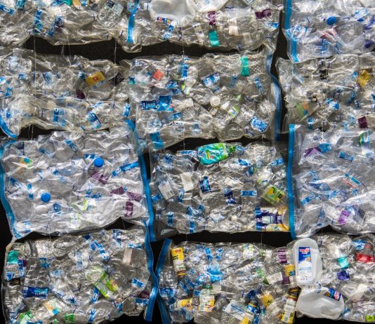 Redu costurile la transport gunoi de reciclare si menajer cu un roto compactor